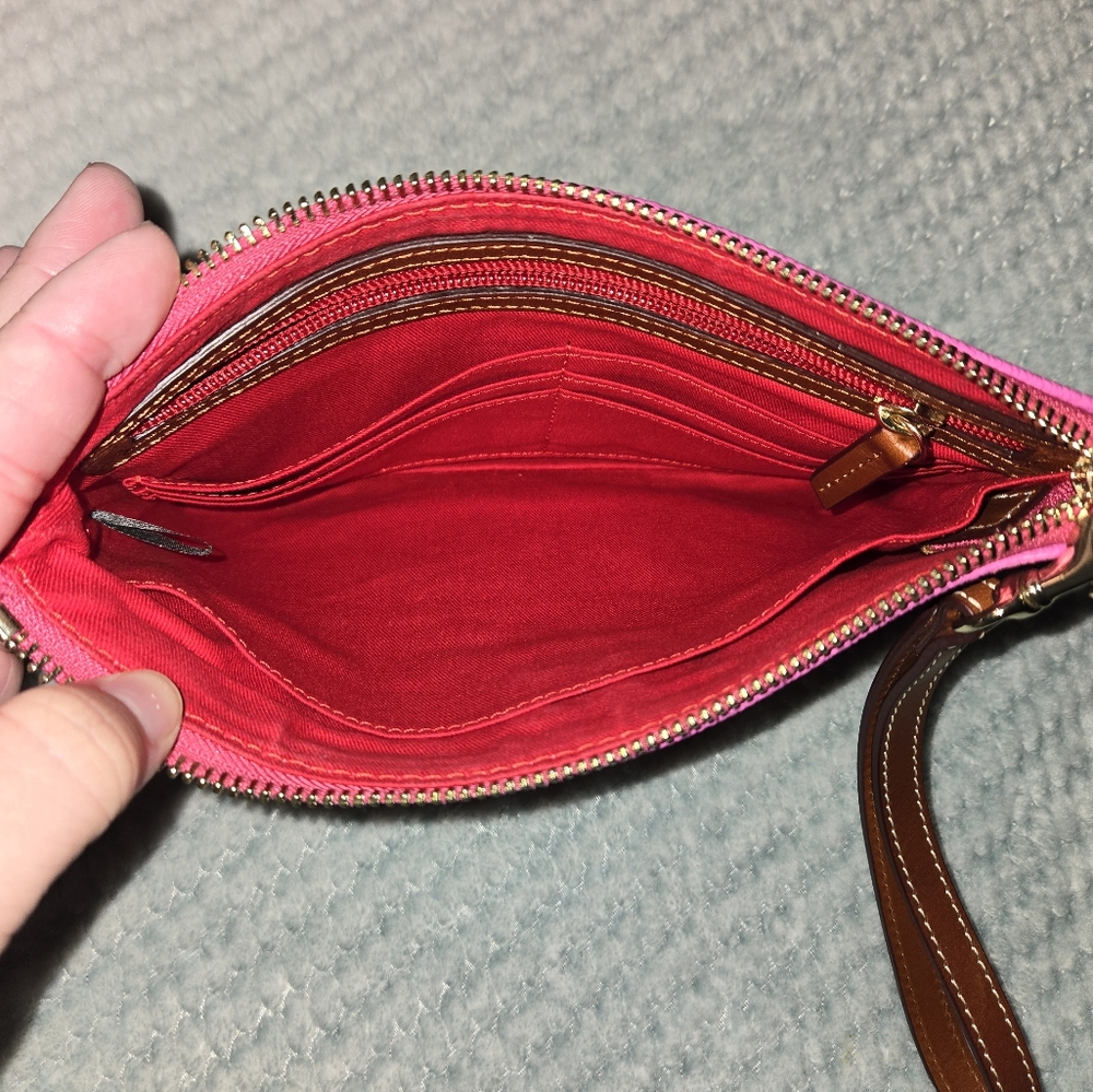 COPY - Like new Dooney & Bourke Wristlet - Picture 2 of 5